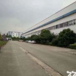 启东8300平厂房出租，证件齐全，空地超大，欢迎来电咨询