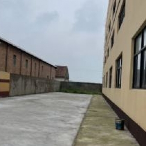 启东聚阳镇独门独院厂房空地出租